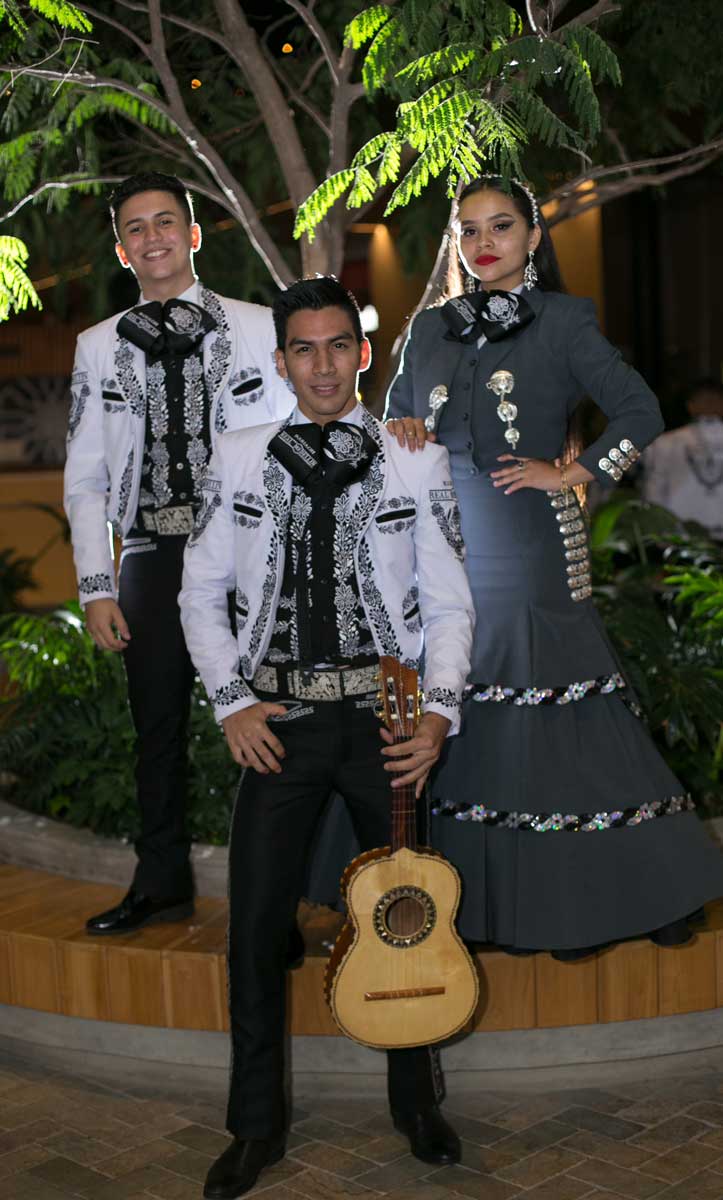 Mariachi-en-la-ceja-a-todo-precio